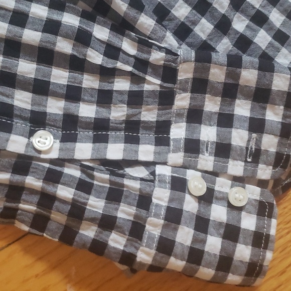 J Crew buttondown size medium - Picture 3 of 3